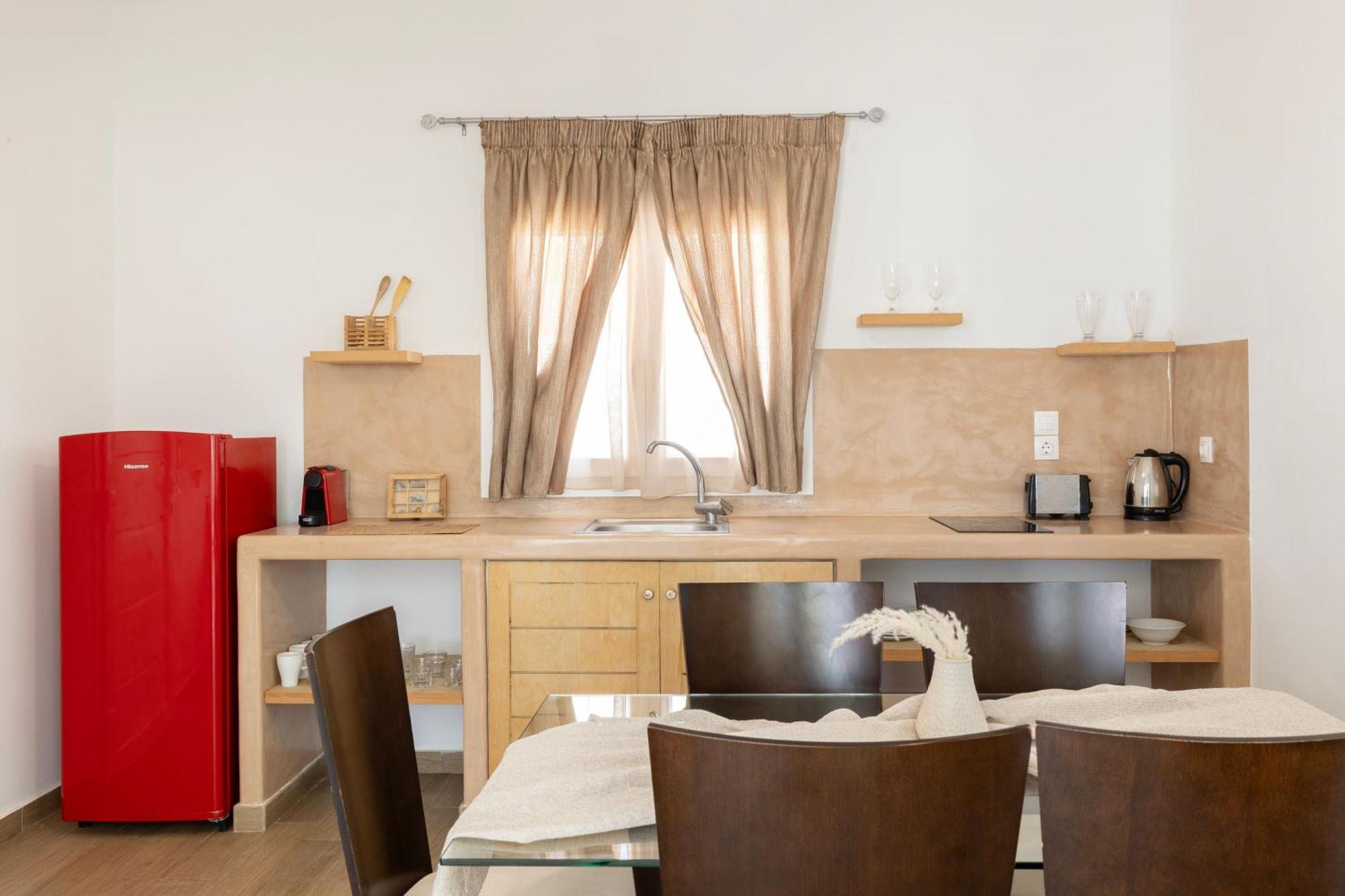 Cinnamon Villa With Private Hot Tub Pírgosz Kültér fotó